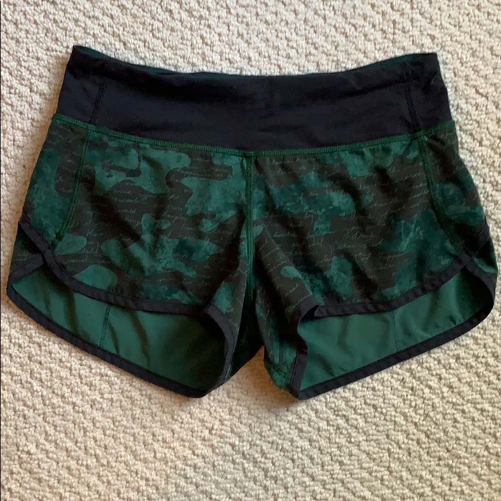 Lululemon Camo design size 2
